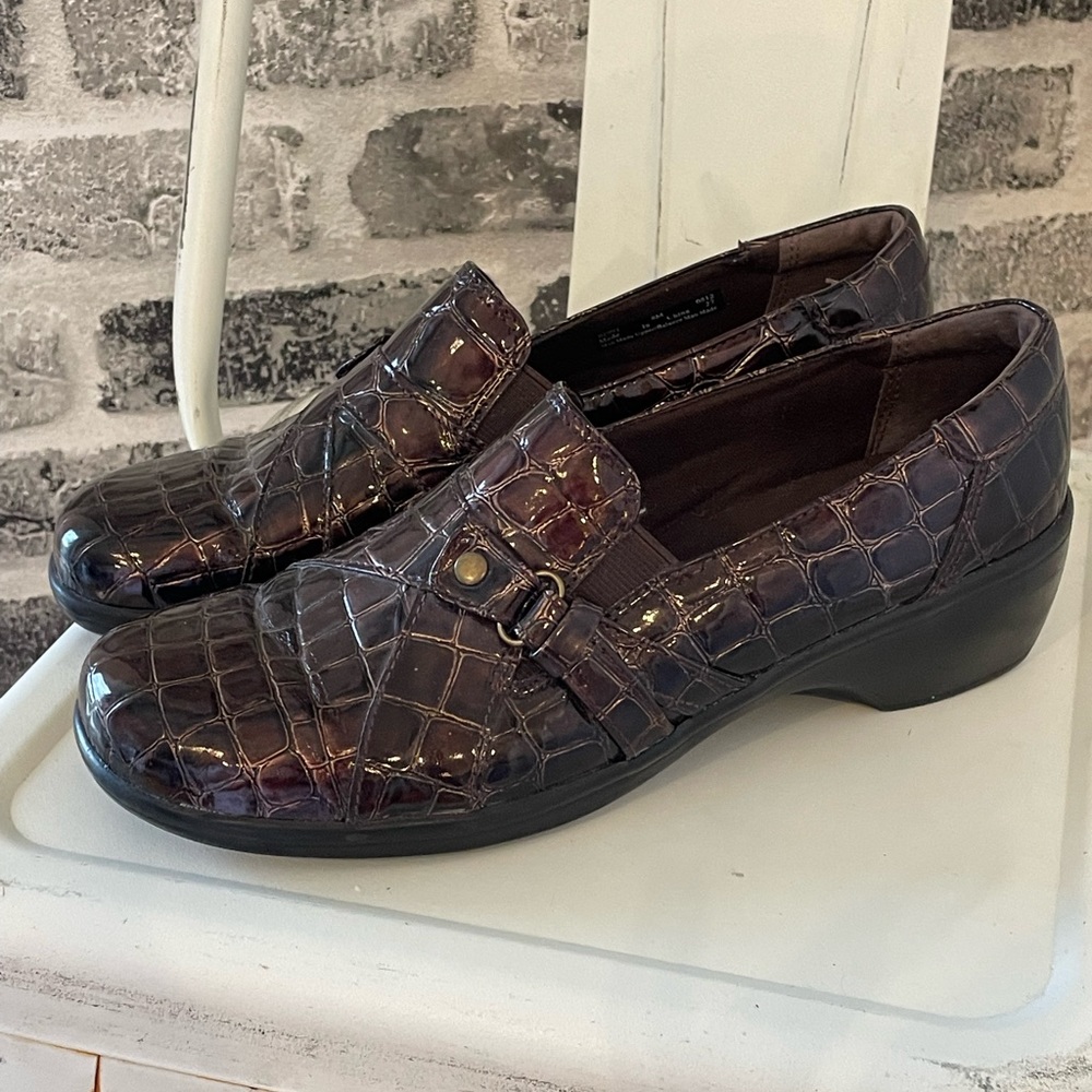 Clarks Bendables Alligator Print Slip On Shoes 8m - image 3